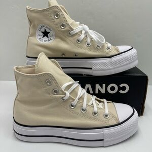 Converse WMNS Beige High-Top
CTAS LIFT HI
NATURAL IVORY/WHITE Platform Sneakers
